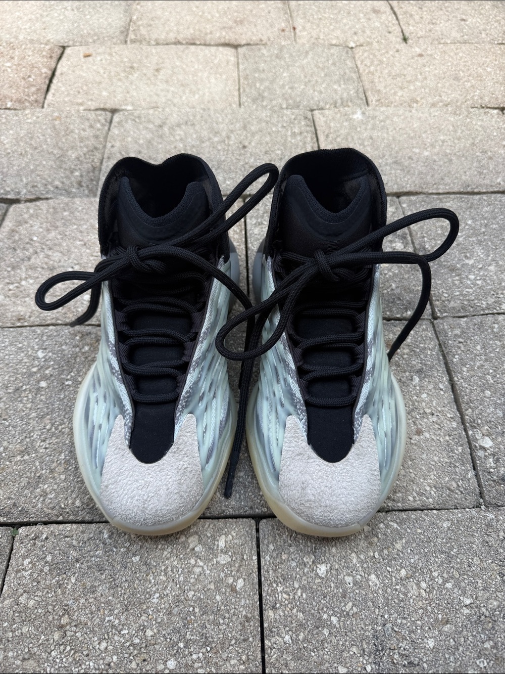 Yeezy QNTM basketball Sneakers